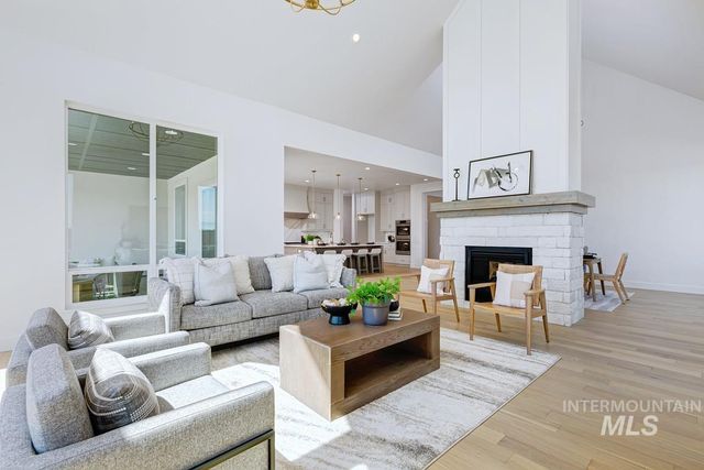 21695 Appaloosa Ave, Star, ID 83669