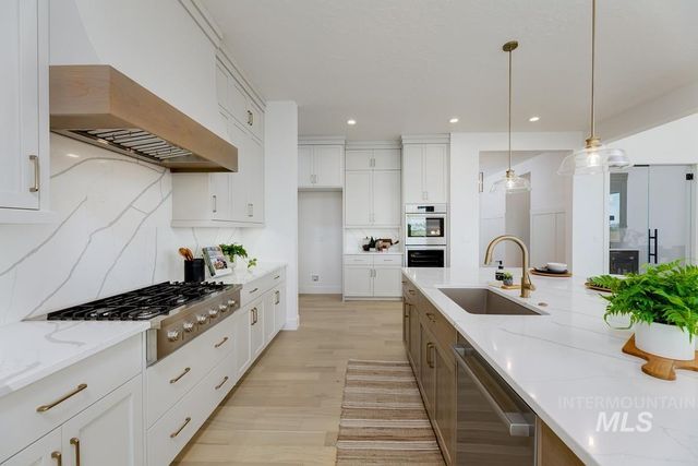 21695 Appaloosa Ave, Star, ID 83669