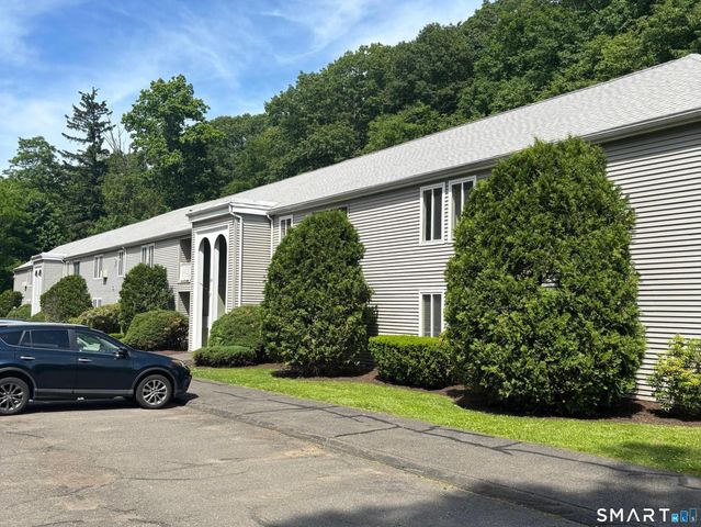 66 Nashville Road J, Bethel, CT 06801