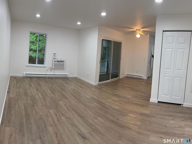 66 Nashville Road J, Bethel, CT 06801