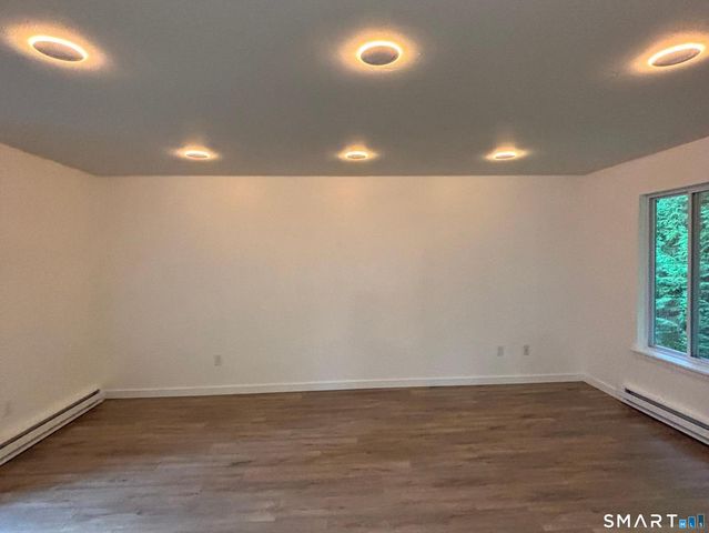 66 Nashville Road J, Bethel, CT 06801