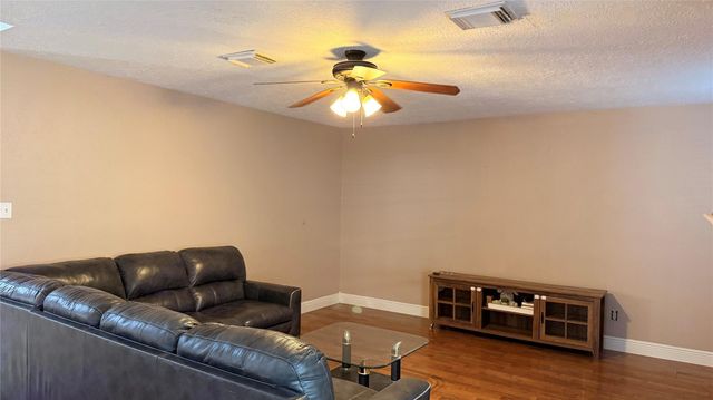 10310 Hedge Way Drive, Houston, TX 77065