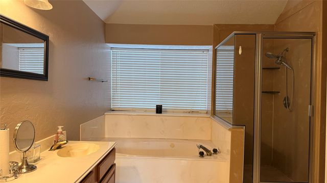 10310 Hedge Way Drive, Houston, TX 77065