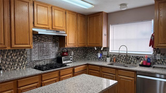 10310 Hedge Way Drive, Houston, TX 77065