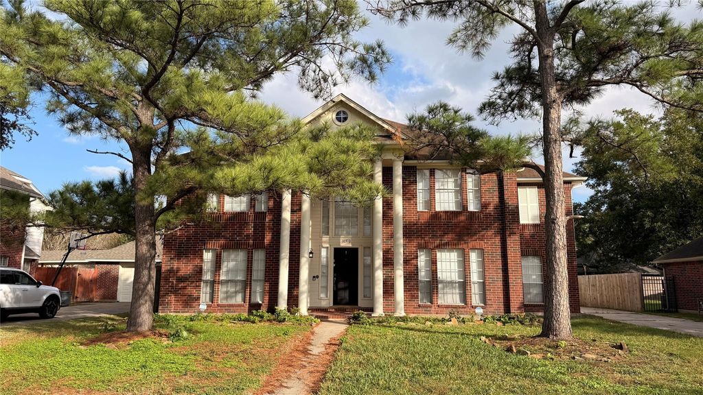 10310 Hedge Way Drive, Houston, TX 77065