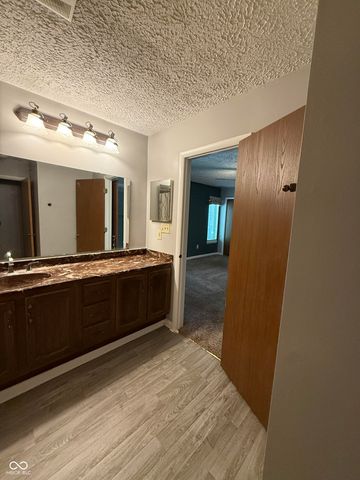 218 Sugarwood Lane, Avon, IN 46123