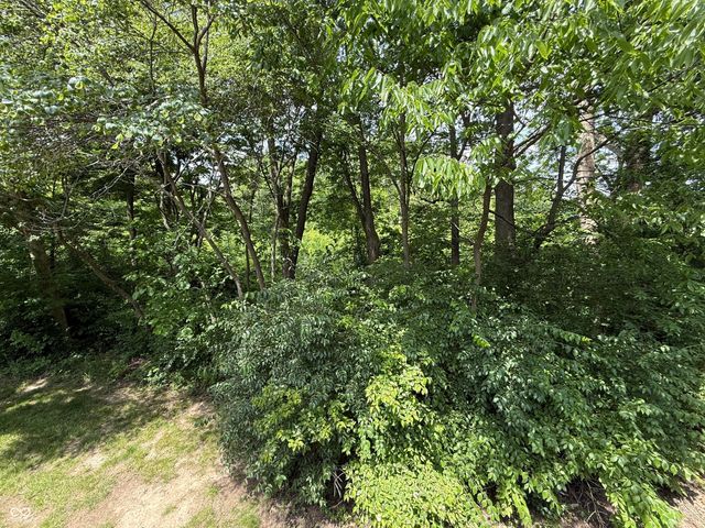 218 Sugarwood Lane, Avon, IN 46123