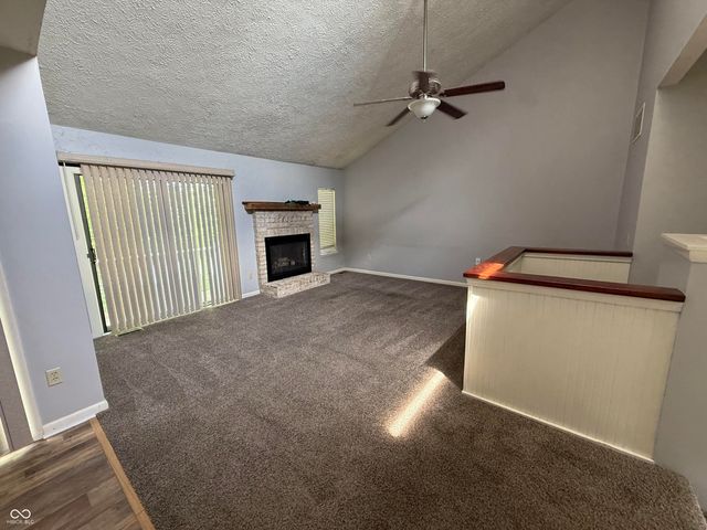 218 Sugarwood Lane, Avon, IN 46123
