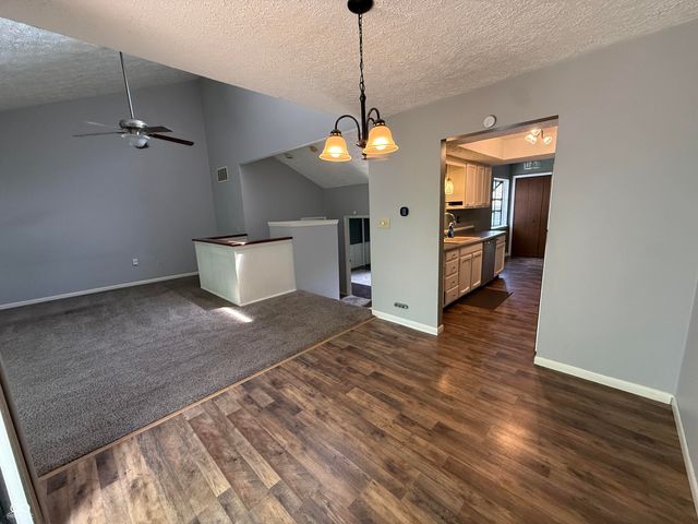 218 Sugarwood Lane, Avon, IN 46123