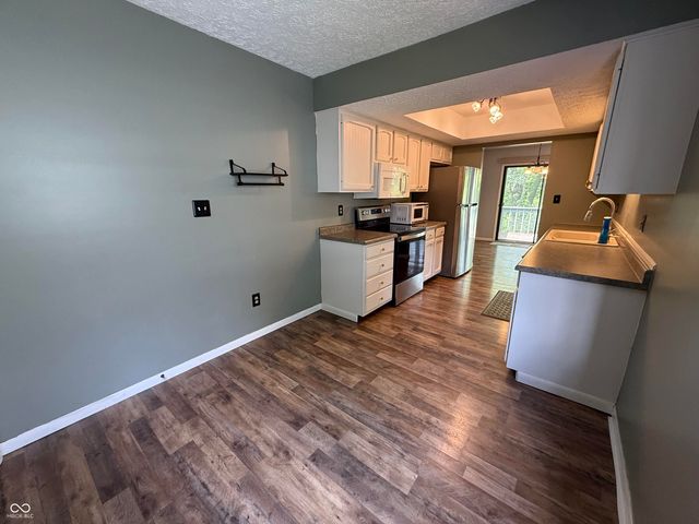 218 Sugarwood Lane, Avon, IN 46123