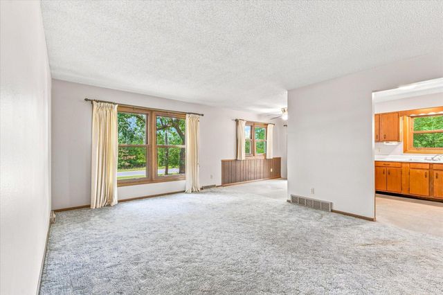 6370 County Road 5 NW, Isanti, MN 55040