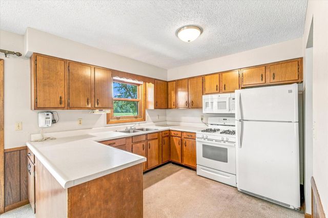 6370 County Road 5 NW, Isanti, MN 55040