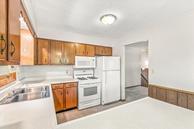 6370 County Road 5 NW, Isanti, MN 55040