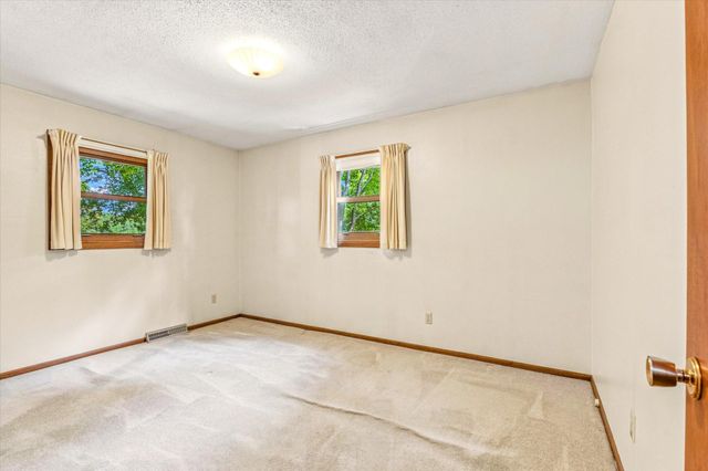 6370 County Road 5 NW, Isanti, MN 55040
