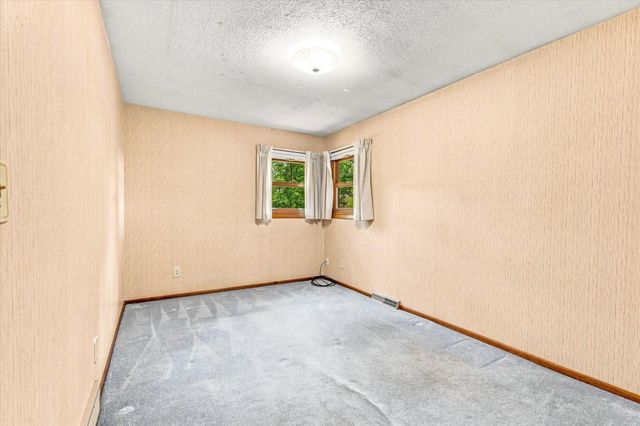 6370 County Road 5 NW, Isanti, MN 55040