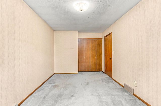 6370 County Road 5 NW, Isanti, MN 55040