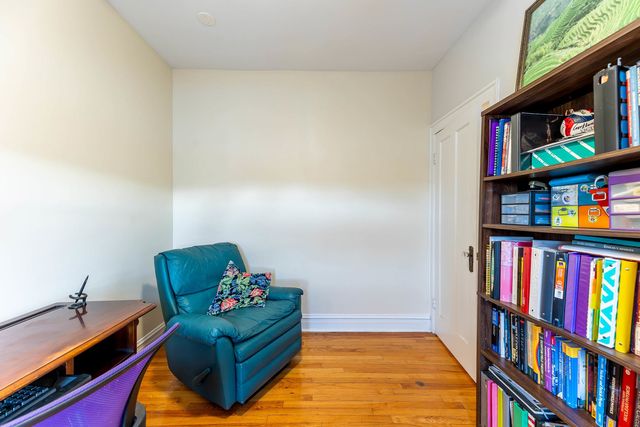 819 Lake Street 3W, Oak Park, IL 60301