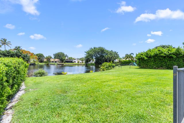 12715 Kingsway Road, Wellington, FL 33414
