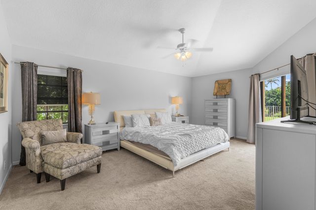 12715 Kingsway Road, Wellington, FL 33414