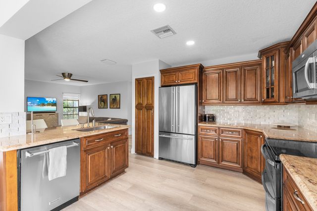12715 Kingsway Road, Wellington, FL 33414