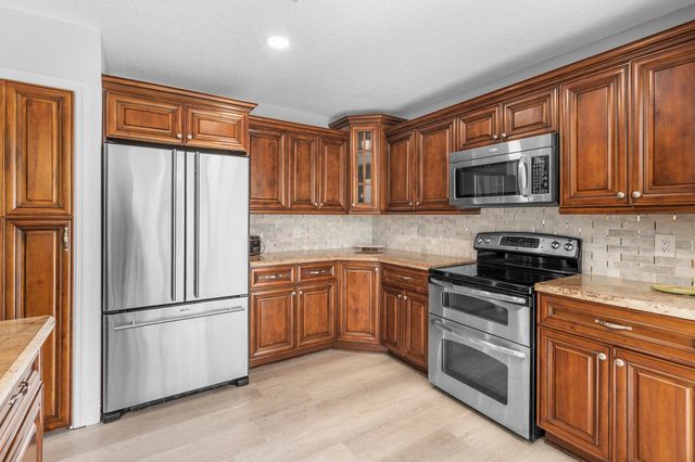 12715 Kingsway Road, Wellington, FL 33414