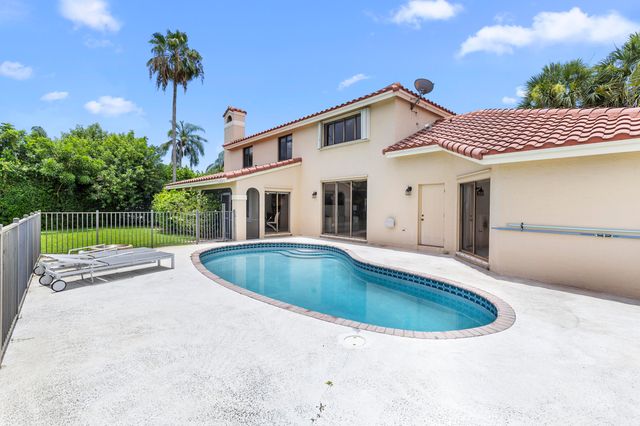 12715 Kingsway Road, Wellington, FL 33414