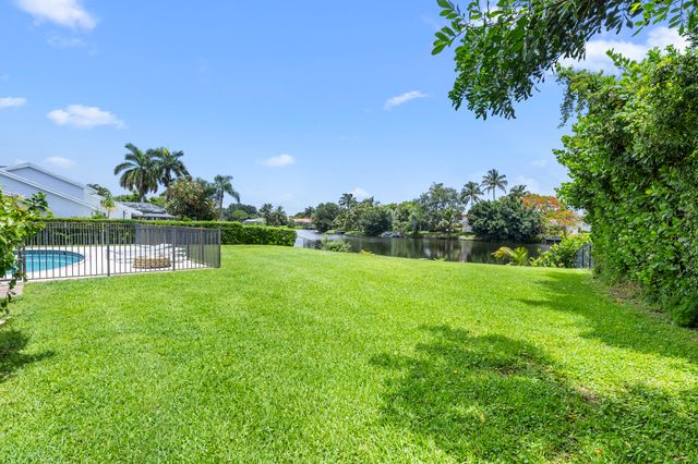 12715 Kingsway Road, Wellington, FL 33414