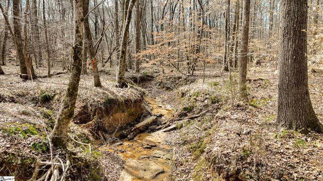 650 Lake Road, Clinton, SC 29325
