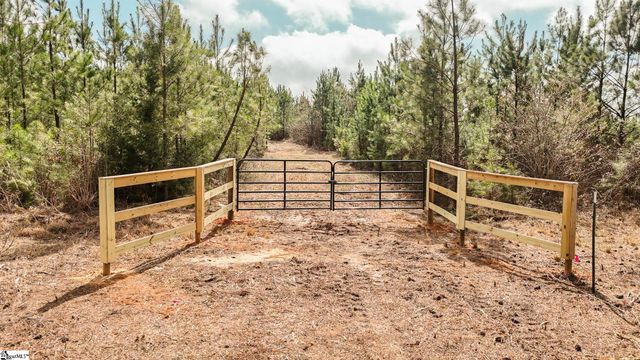 650 Lake Road, Clinton, SC 29325