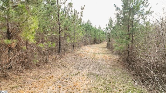 650 Lake Road, Clinton, SC 29325