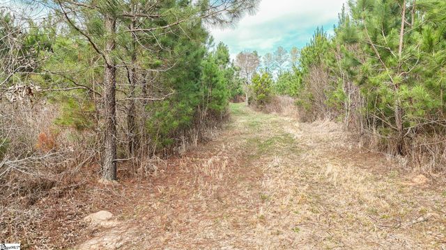 650 Lake Road, Clinton, SC 29325