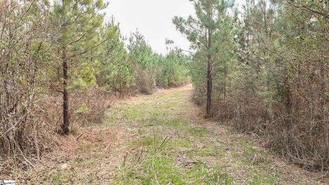 650 Lake Road, Clinton, SC 29325