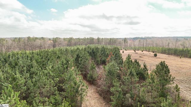 650 Lake Road, Clinton, SC 29325