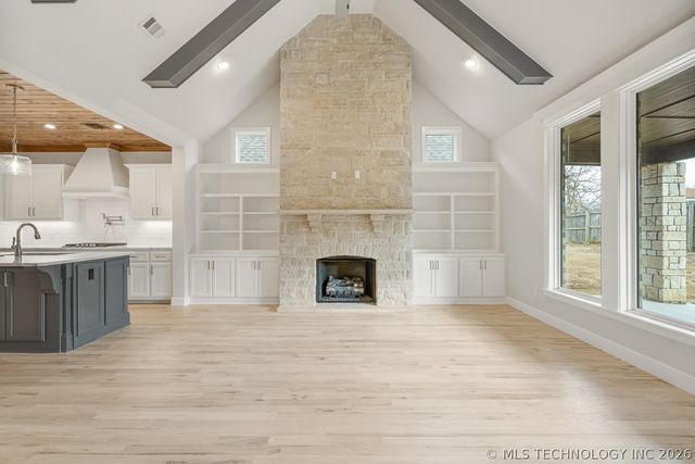 9208 E 62nd Court S, Tulsa, OK 74133