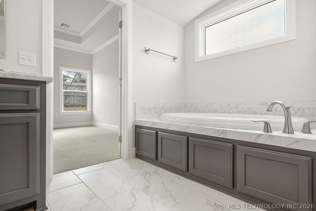 9208 E 62nd Court S, Tulsa, OK 74133