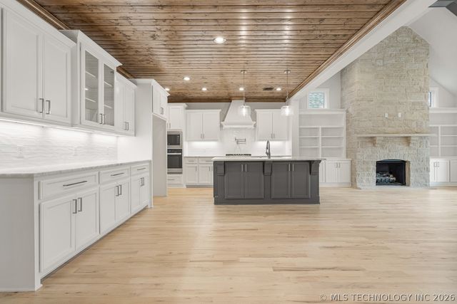 9208 E 62nd Court S, Tulsa, OK 74133