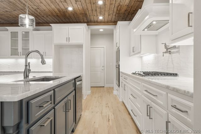 9208 E 62nd Court S, Tulsa, OK 74133