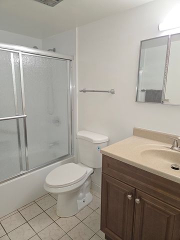 420 S Kenilworth Avenue 18, Oak Park, IL 60302