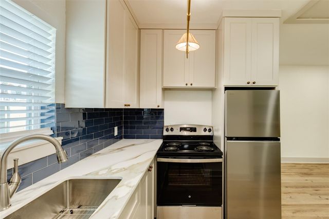 2512 Avenue K, Galveston, TX 77550