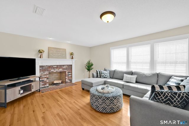 23 Neville Street, Coventry, CT 06238