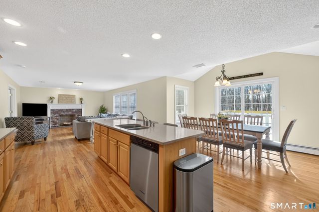 23 Neville Street, Coventry, CT 06238