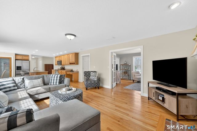 23 Neville Street, Coventry, CT 06238