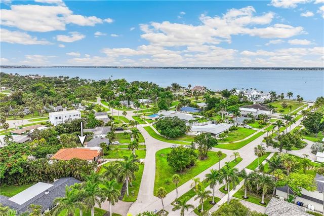 1358 Hopedale DR, Fort Myers, FL 33919