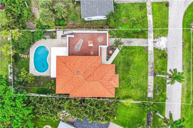 1358 Hopedale DR, Fort Myers, FL 33919