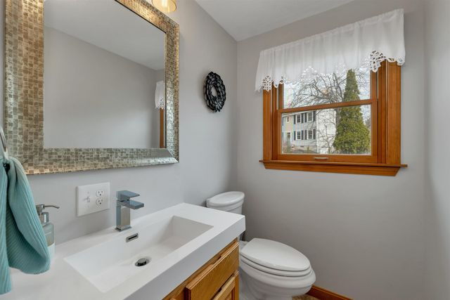 234 Paige Hill Road, Goffstown, NH 03045