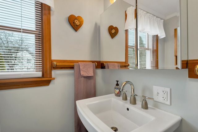 234 Paige Hill Road, Goffstown, NH 03045