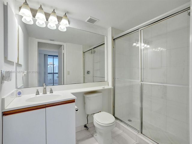 3400 192nd ST 1811, Aventura, FL 33180