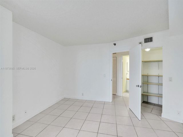 3400 192nd ST 1811, Aventura, FL 33180