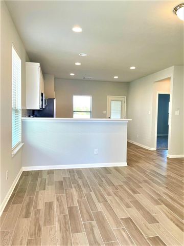 152 Old Stagecoach RD, Jarrell, TX 76537