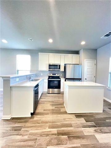 152 Old Stagecoach RD, Jarrell, TX 76537